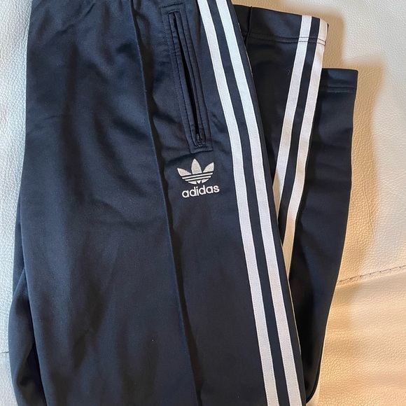 Adidas track pants. Low rise. Size Small. Excellent condition. - Picture 4 of 8